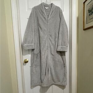 Charter Club Cream Textured Zip-Up Robe